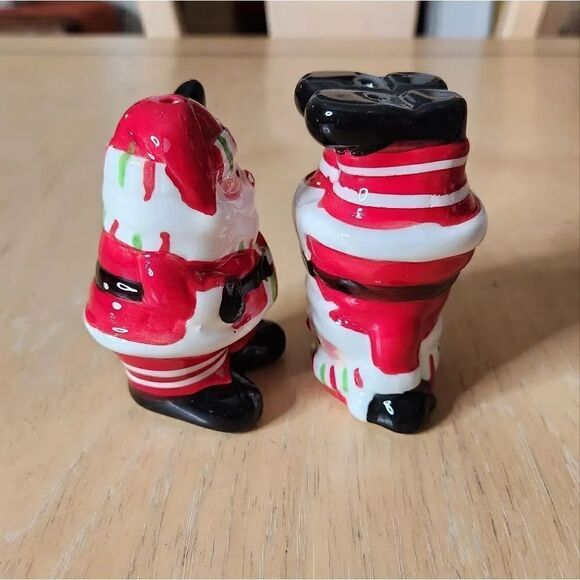 Christmas Santa salt and pepper shakers - Picture 3 of 4